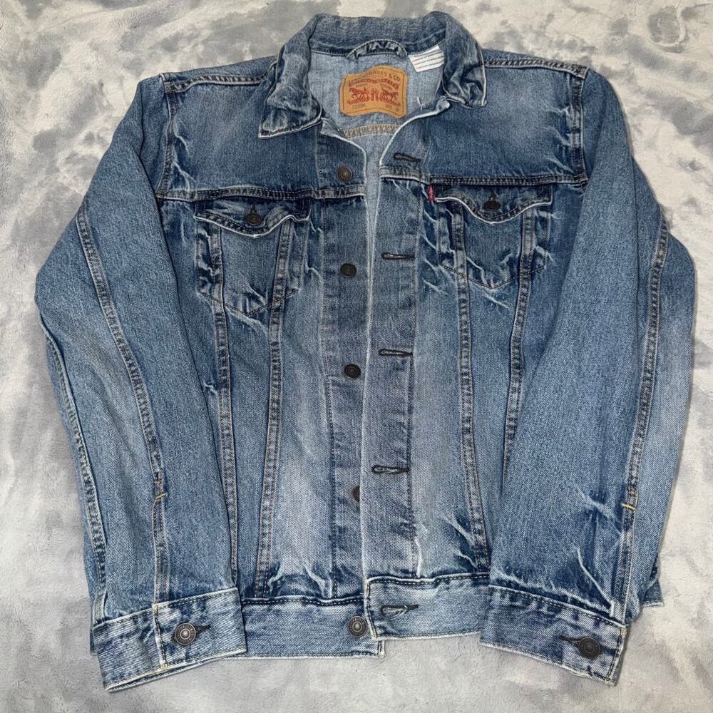 Levi’s Trucker Jacket Men’s Medium Blue Denim Button Front